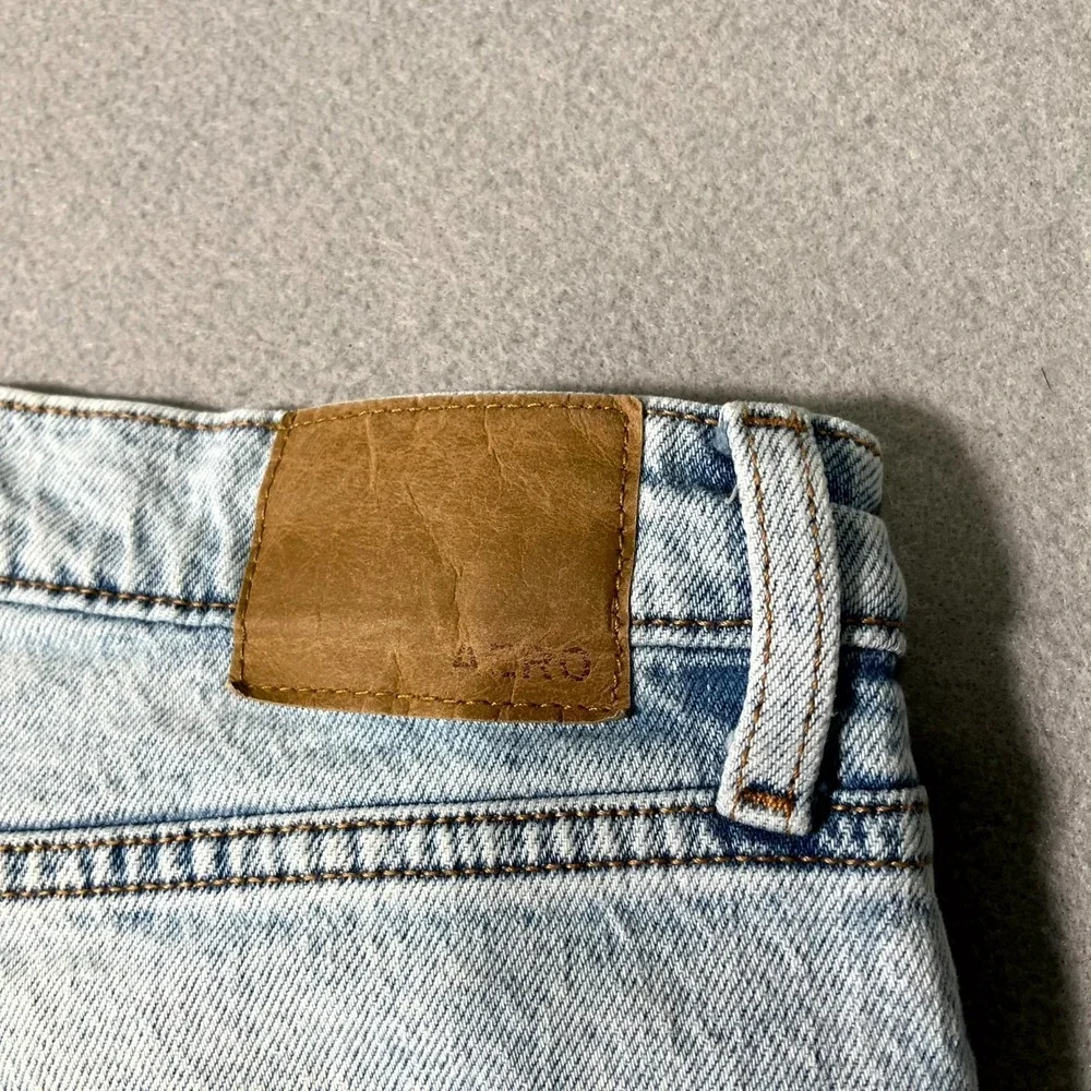 Aeropostale Mom Jeans Women 6R Blue Denim Light Wash Cotton Stretch Straight Leg